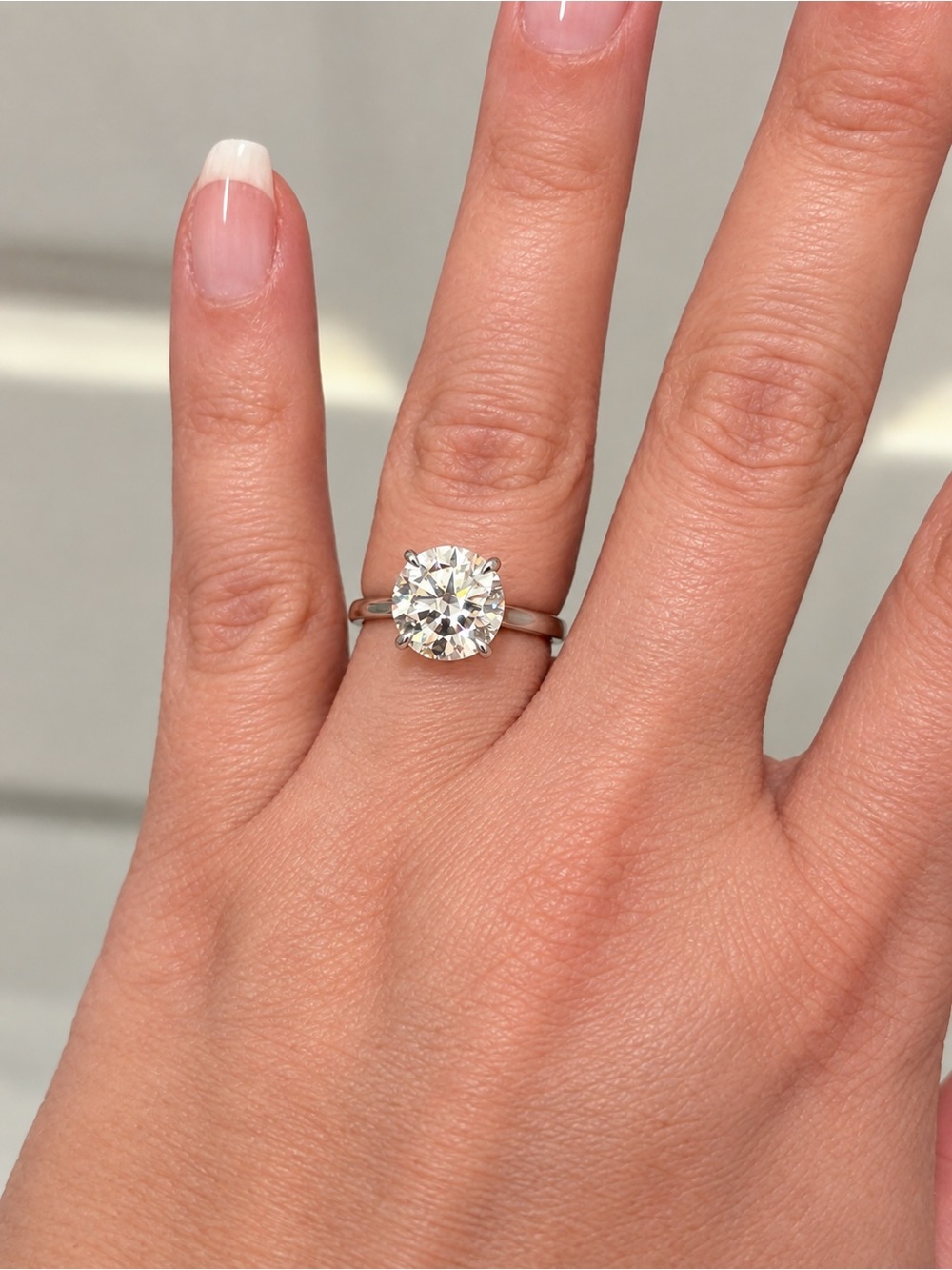 Classic Round Solitaire Engagement Ring hidden Halo 10 KT WG Lab DIAMOND